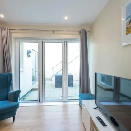 The House & Porth Sands Apartament