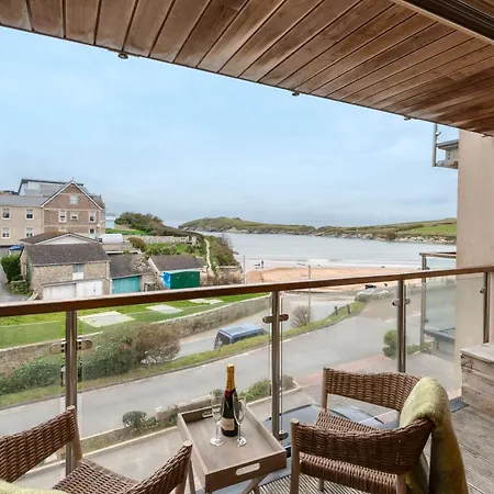 The House & Porth Sands *