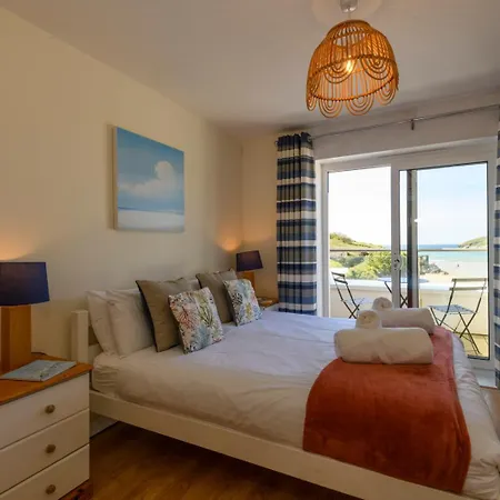 The House & Porth Sands Apartament