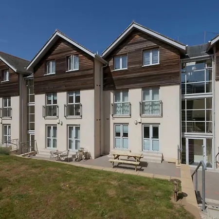 The House & Porth Sands Apartament New Quay
